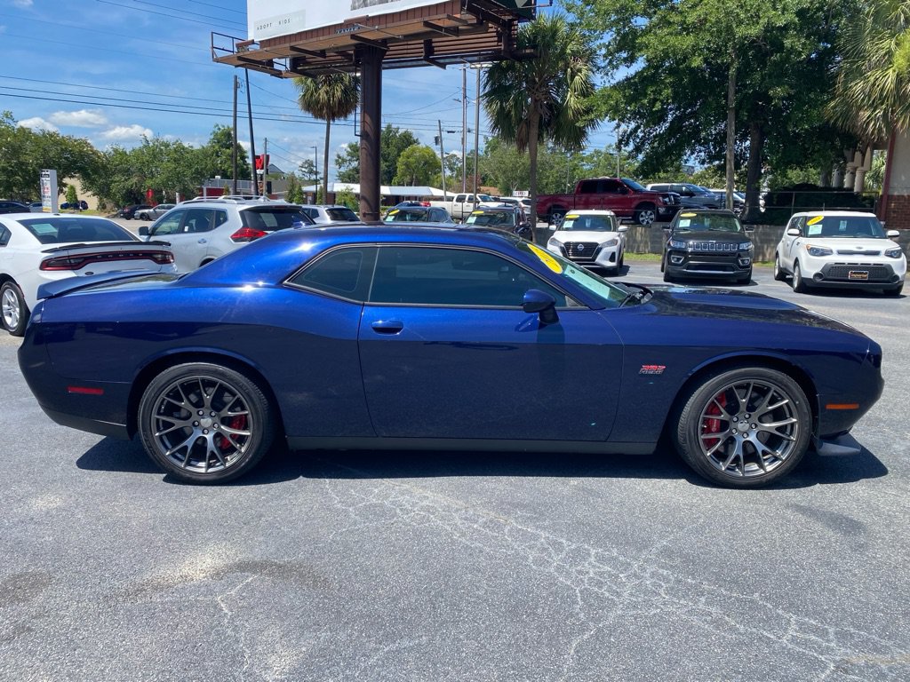 Used 2015 Dodge Challenger SRT RWD image 8