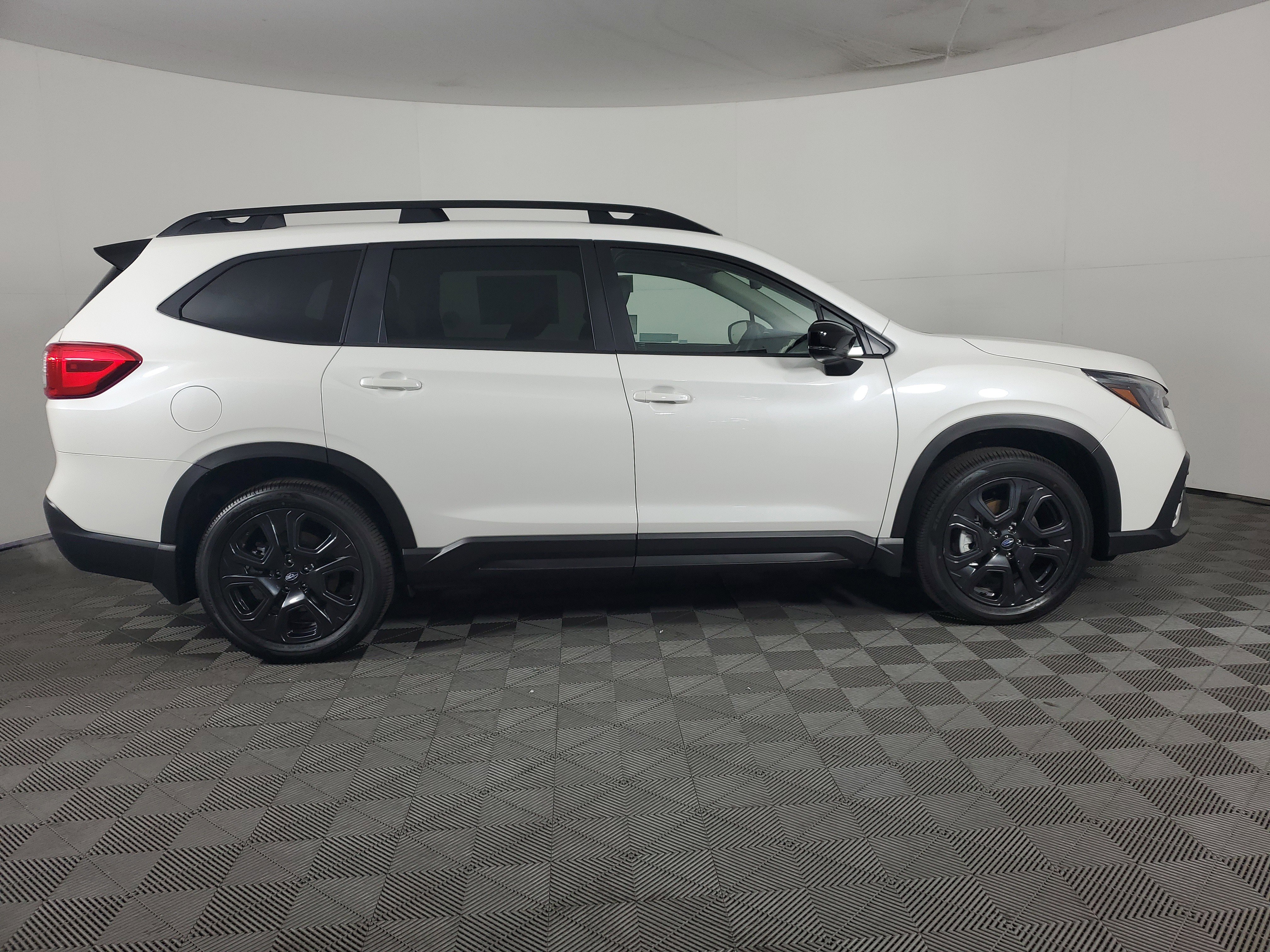 New 2025 Subaru Ascent Onyx Edition image 3