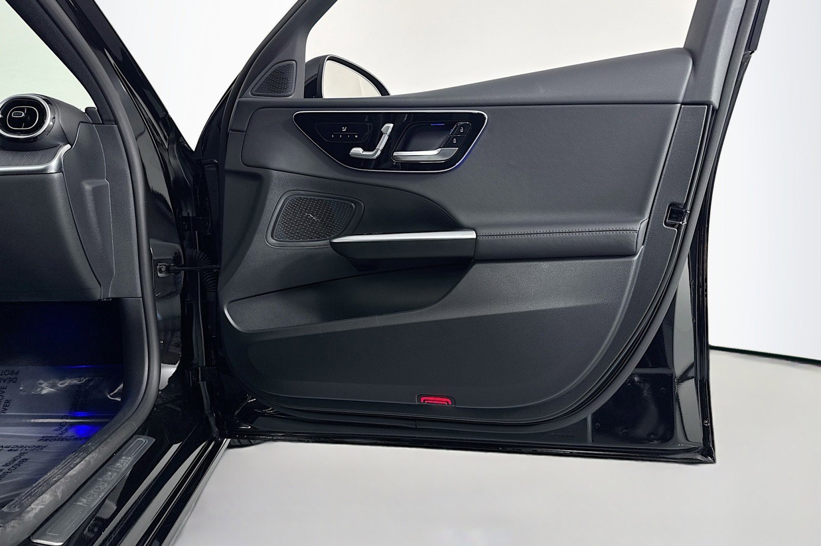 Certified 2025 Mercedes-Benz C 300 Sedan image 24