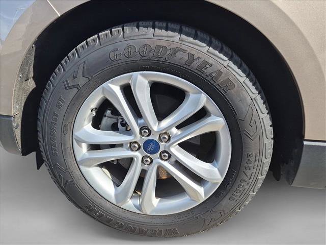 Certified 2020 Ford Edge SEL w/ Cold Weather Package FWD image 10