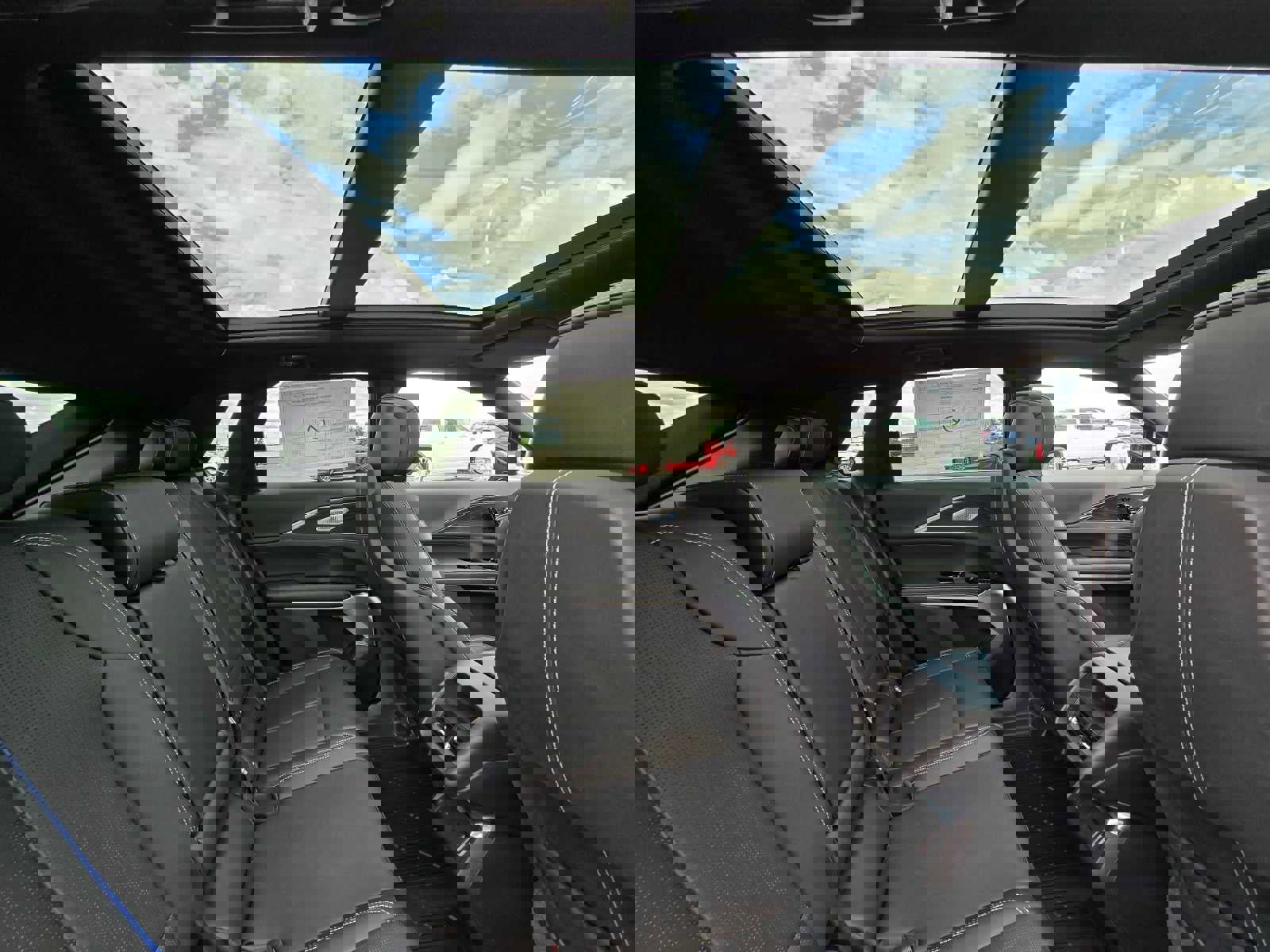 New 2024 Cadillac Lyriq Sport RWD image 18