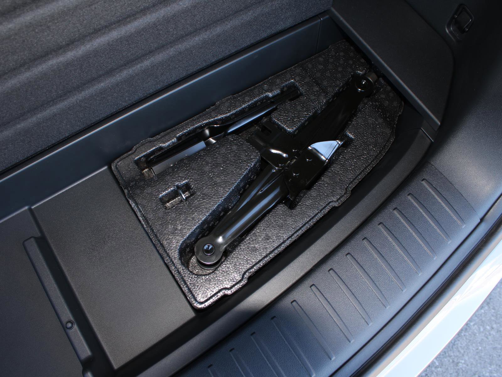 New 2026 Kia Sorento S image 9