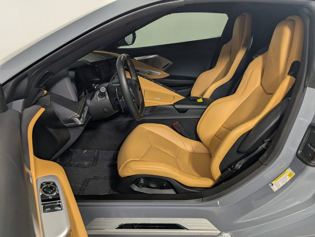 Used 2024 Chevrolet Corvette Stingray Preferred Cpe w/ Battery Protection Package image 13