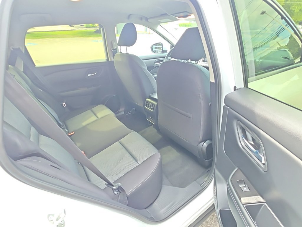 Certified 2026 Nissan Rogue SV AWD/4WD image 14