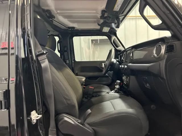 Used 2023 Jeep Wrangler Unlimited Sahara AWD/4WD image 21
