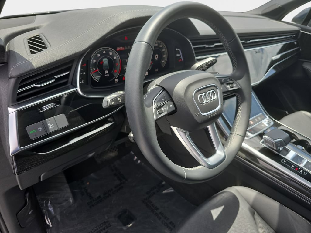 Used 2025 Audi Q7 3.0T Premium Plus AWD/4WD image 27