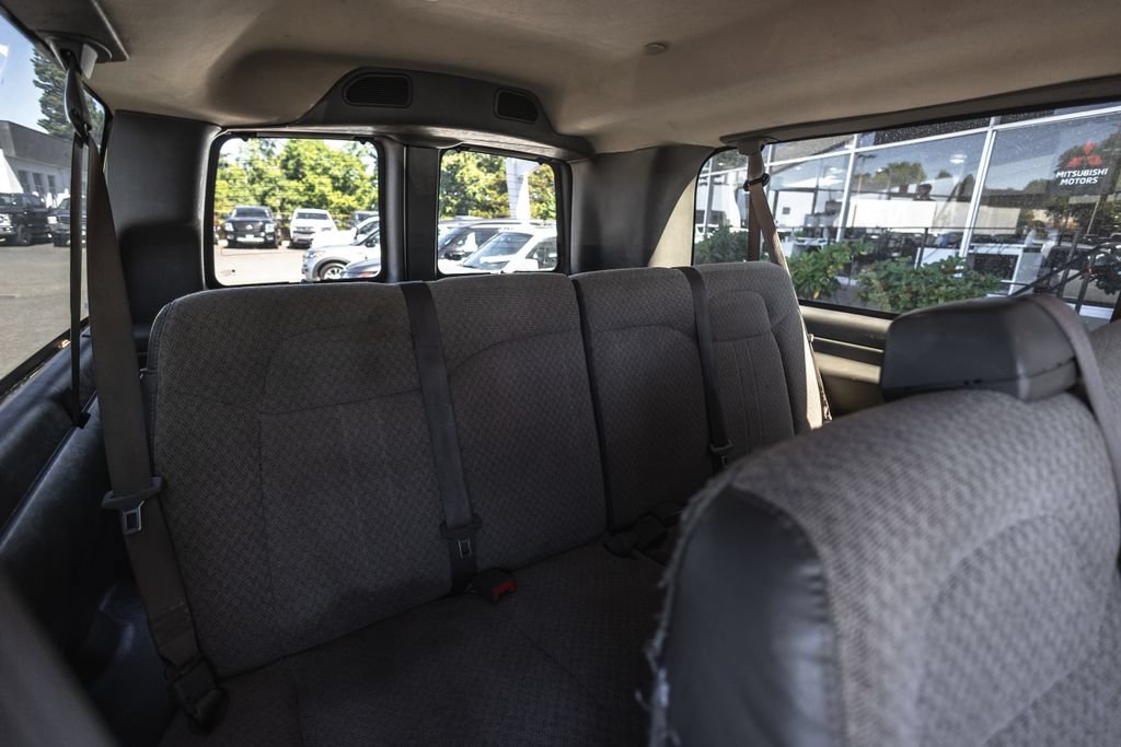 Used 2020 Chevrolet Express 3500 LT w/ LT Preferred Equipment Group RWD image 18