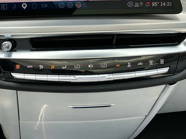 Used 2025 Cadillac Lyriq Sport AWD/4WD image 4