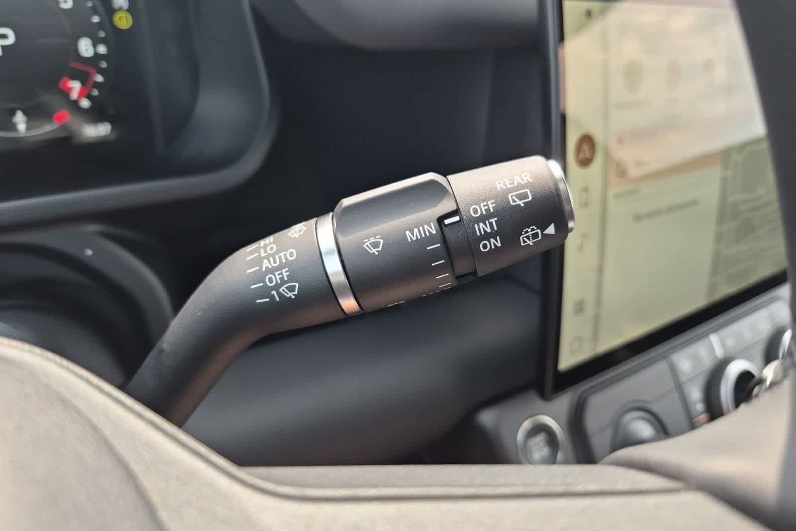 New 2026 Land Rover Defender 110 X-Dynamic SE AWD/4WD image 26