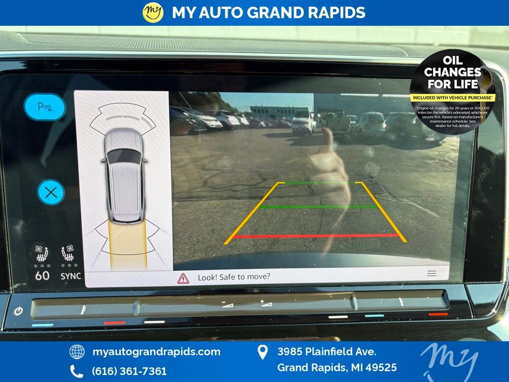 Used 2024 Volkswagen Atlas SE image 21