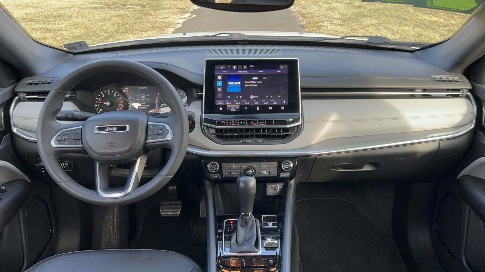 Used 2023 Jeep Compass Limited image 30