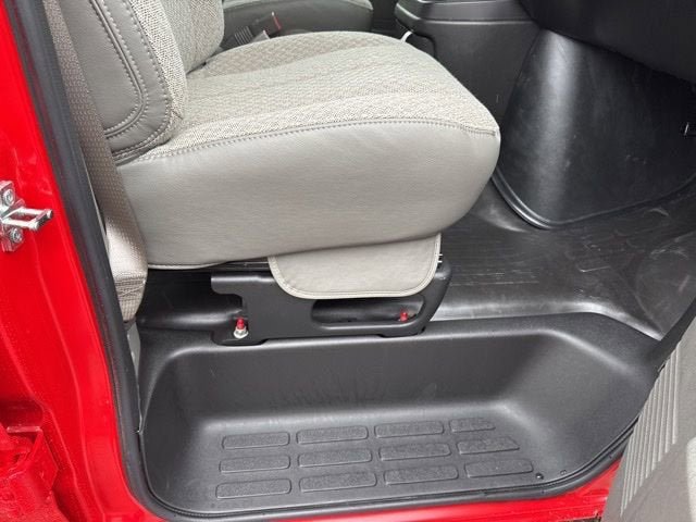 New 2026 GMC Savana 3500 w/ Driver Convenience Package RWD image 31