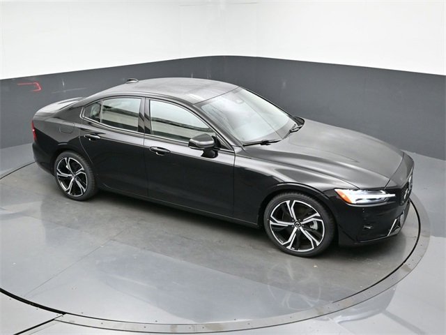 Used 2024 Volvo S60 B5 Plus image 42