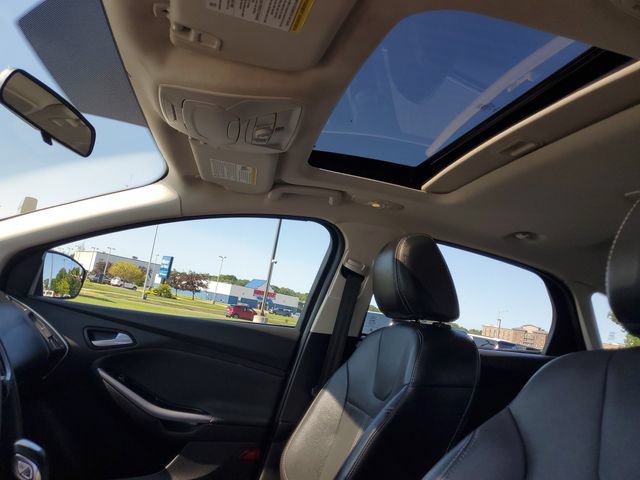 Used 2014 Ford Focus Titanium w/ Luxury Package FWD image 10