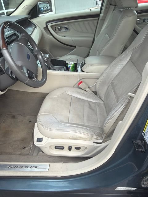 Used 2010 Ford Taurus Limited FWD image 12