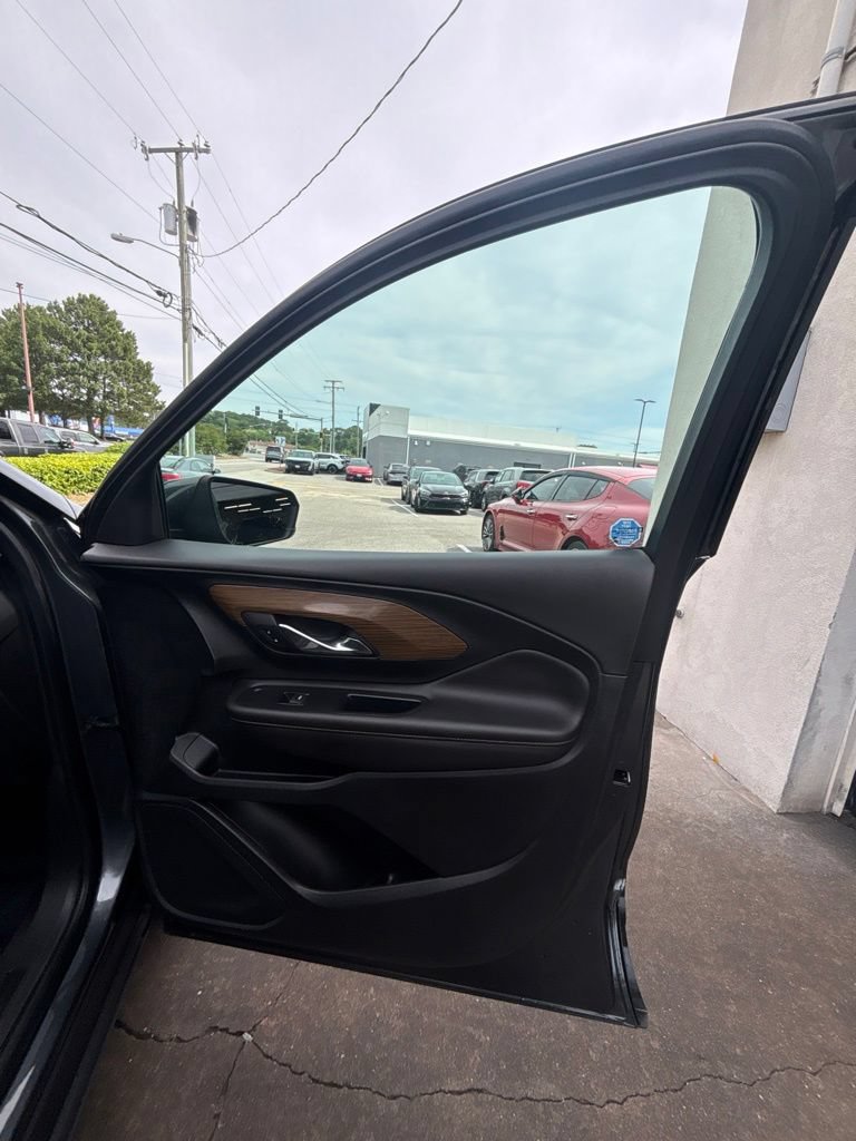 Used 2020 GMC Terrain SLE w/ Driver Convenience Package FWD image 25