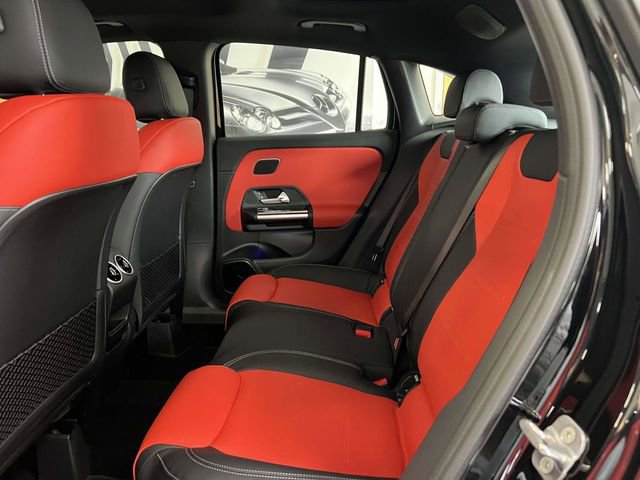 New 2026 Mercedes-Benz GLA 35 AMG 4MATIC image 12