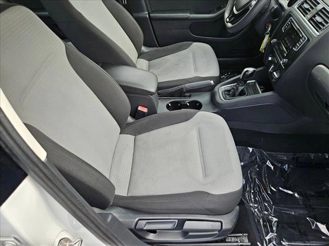 Used 2017 Volkswagen Jetta S image 18
