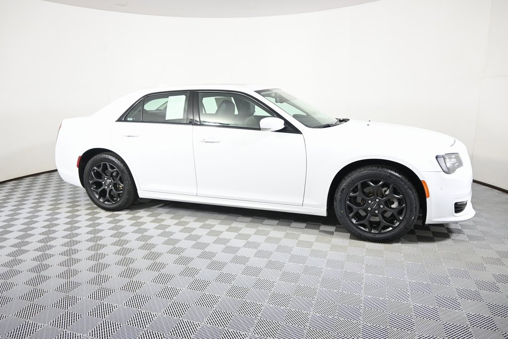 Used 2023 Chrysler 300 Touring L w/ Popular Equipment Group image 8