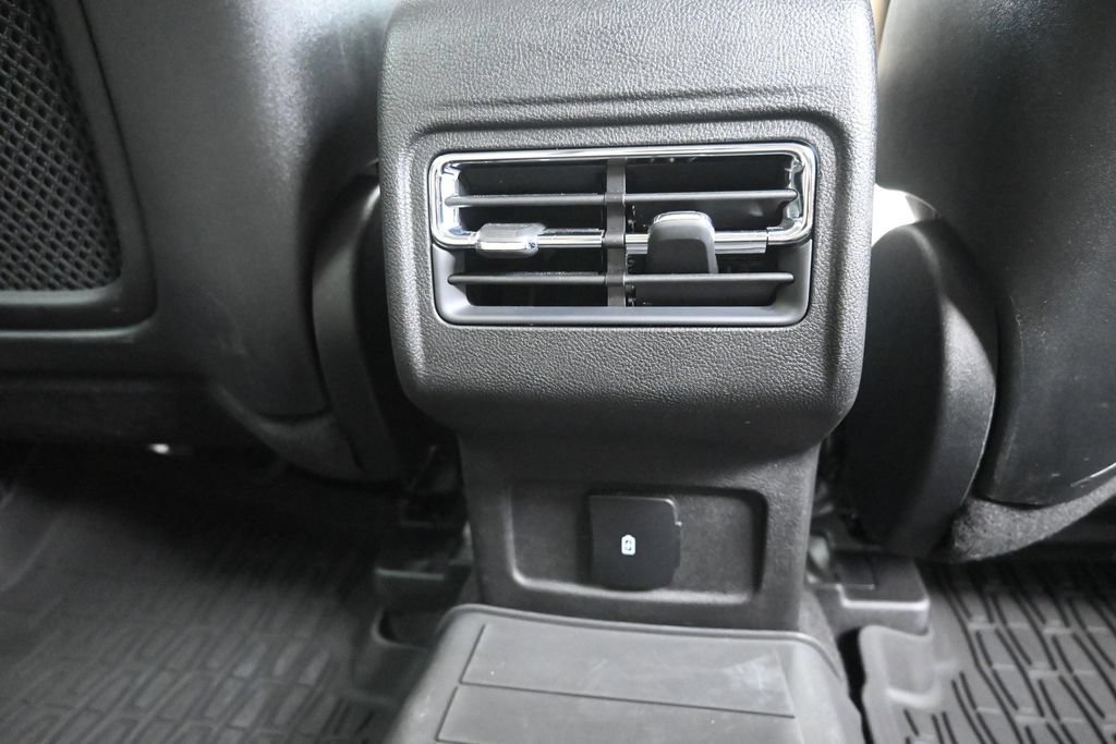 Used 2025 Lincoln Corsair AWD image 25