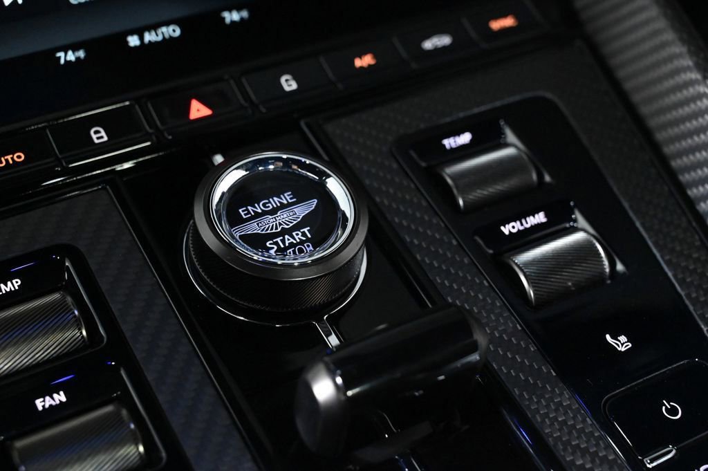 Used 2024 Aston Martin DB12 Coupe RWD image 21
