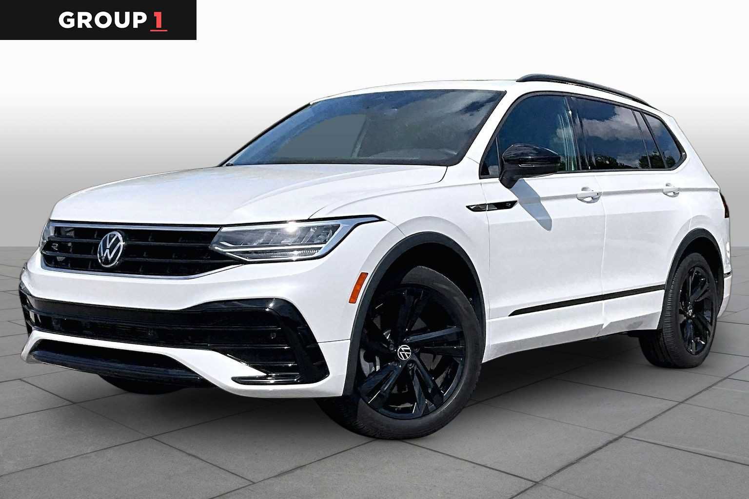 Used 2024 Volkswagen Tiguan SE R-Line FWD image 1