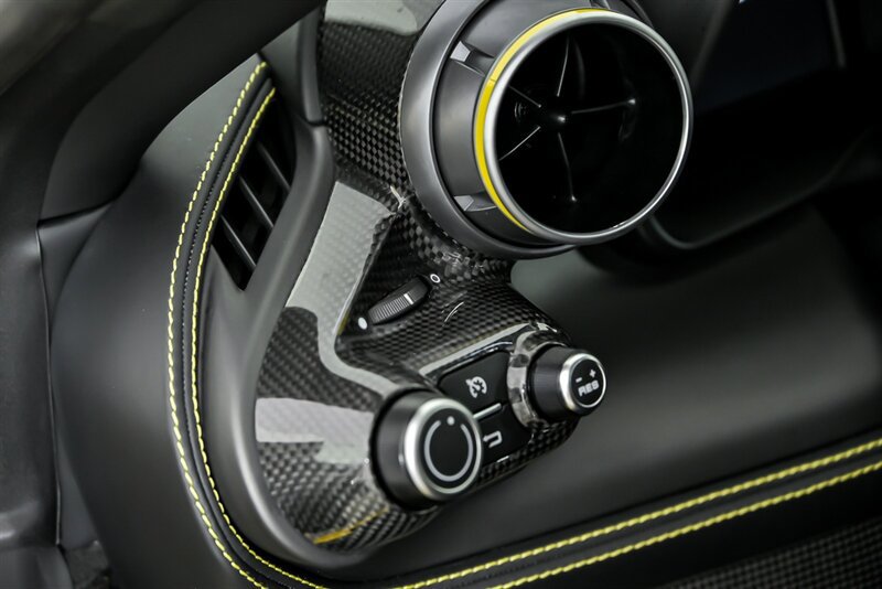 Used 2021 Ferrari F8 Tributo RWD image 27