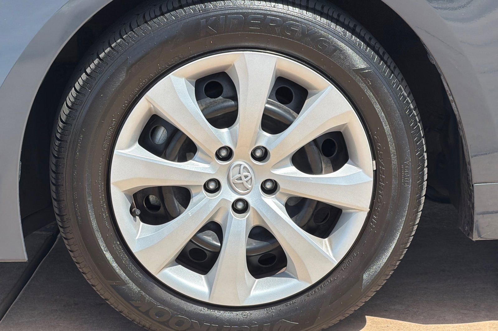 Used 2024 Toyota Corolla LE FWD image 31