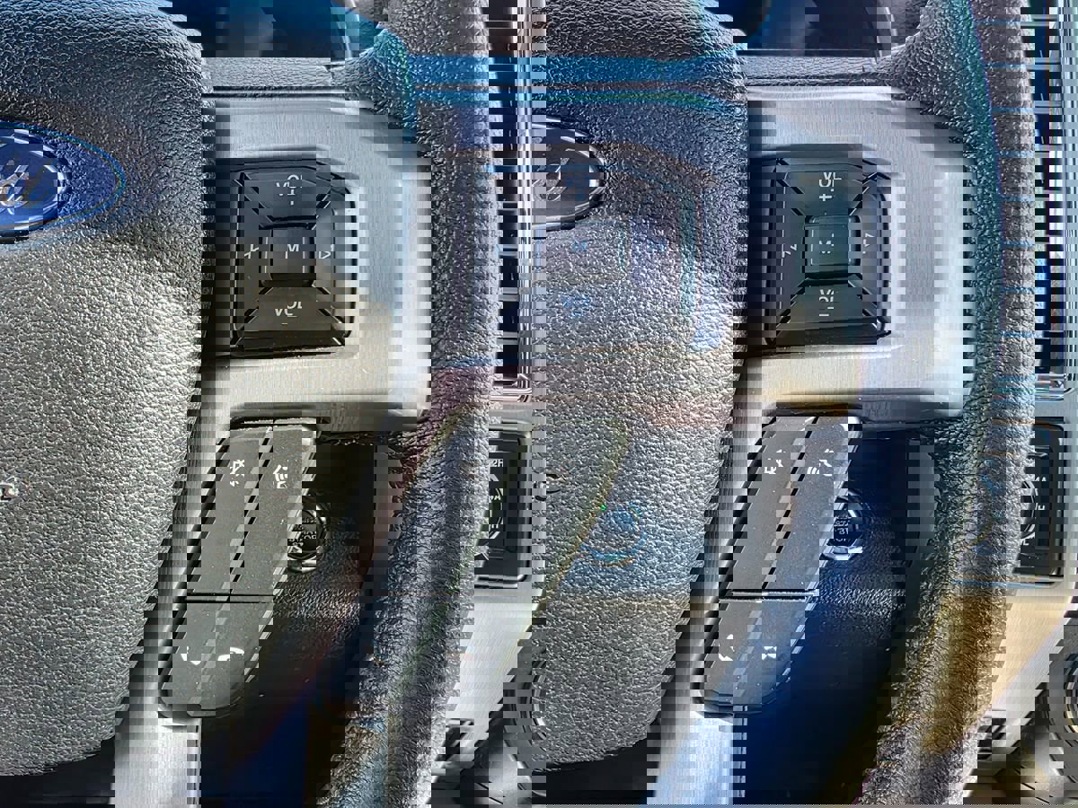 Used 2015 Ford F150 Platinum w/ Equipment Group 701A Luxury image 36