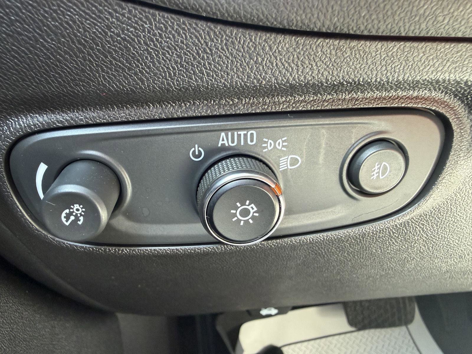 Used 2020 Chevrolet Equinox LT FWD image 15