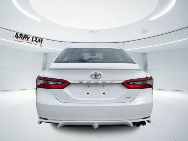 Used 2023 Toyota Camry SE image 4