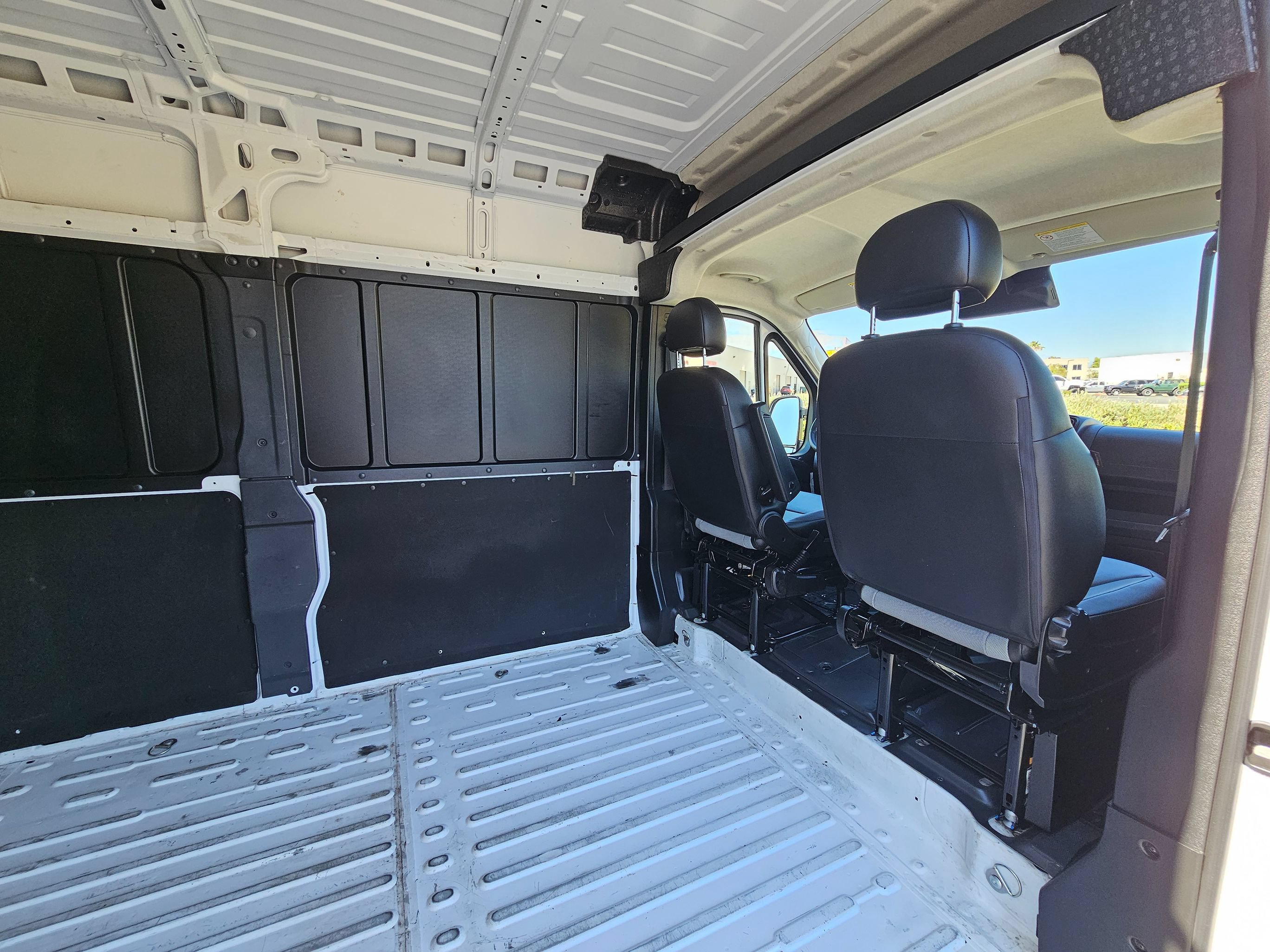 Used 2025 RAM ProMaster 2500 w/ Convenience Group FWD image 19