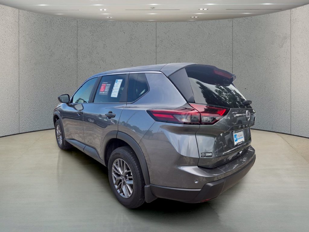 Used 2026 Nissan Rogue S FWD image 3