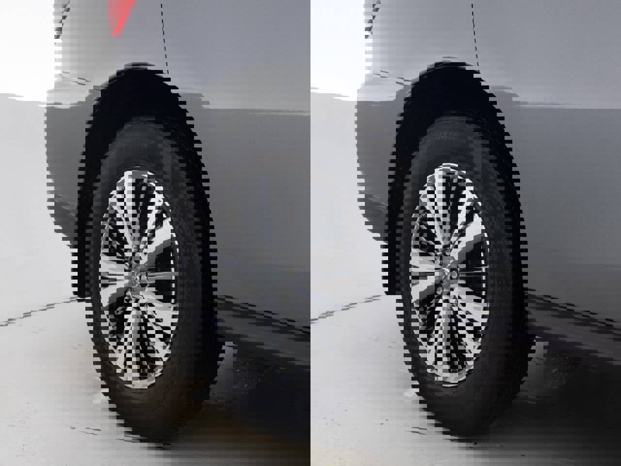 Used 2018 Nissan Pathfinder S image 19