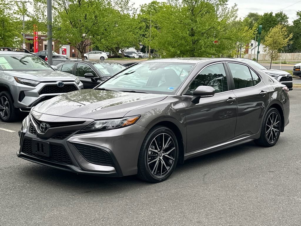 Used 2024 Toyota Camry SE w/ Cold Weather Package FWD image 2