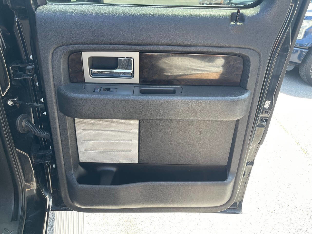 Used 2013 Ford F150 Platinum image 37