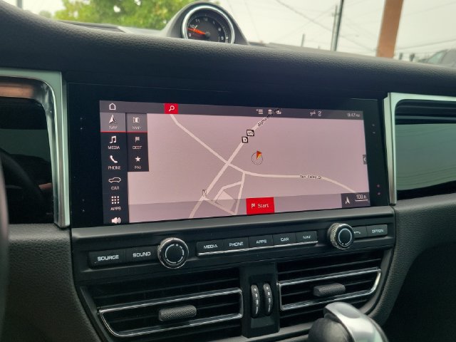 Used 2020 Porsche Macan S AWD/4WD image 20
