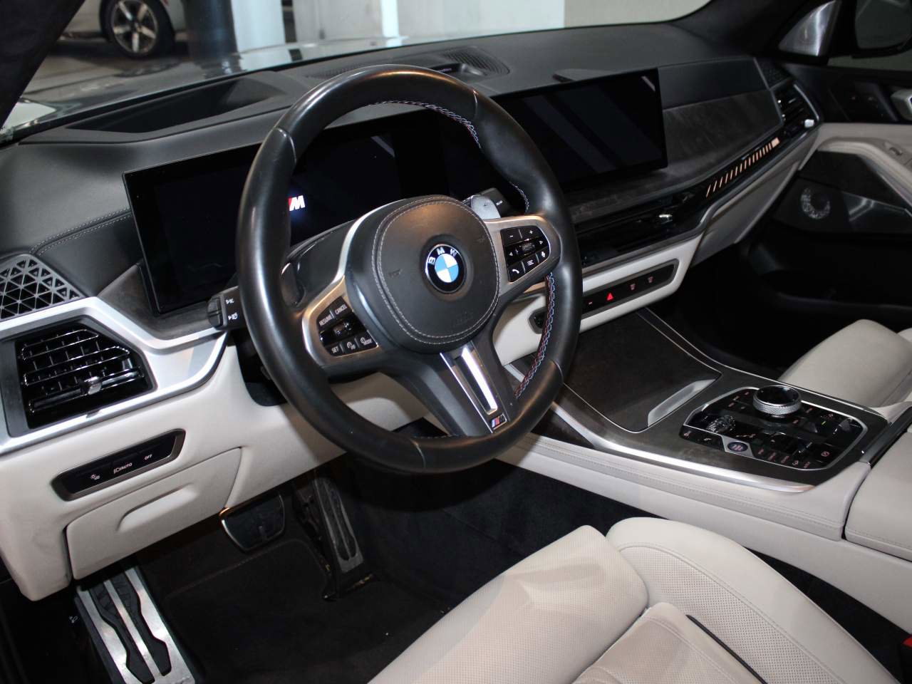 Certified 2024 BMW X7 M60i w/ Executive Package image 10