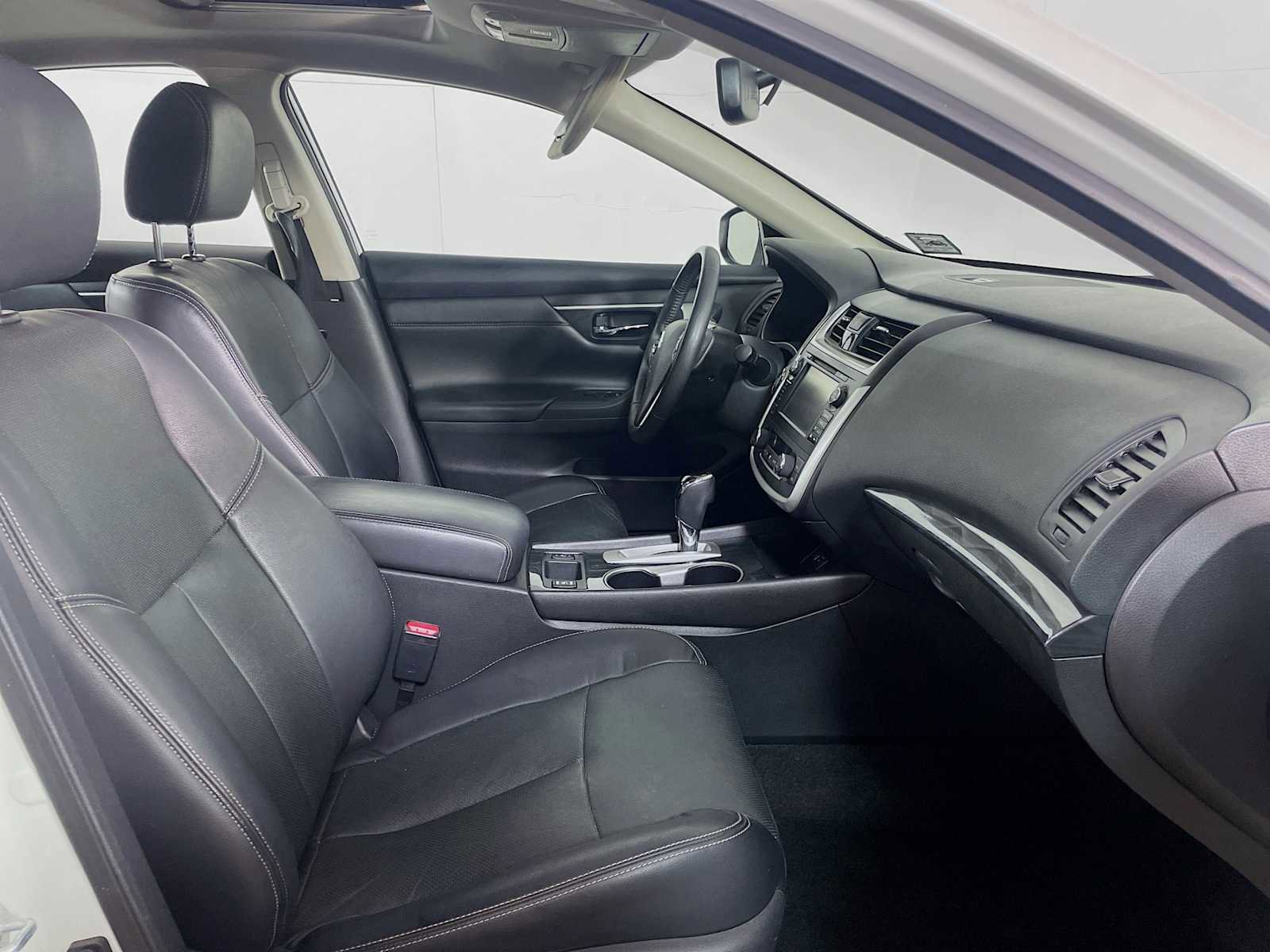 Used 2016 Nissan Altima 2.5 SL w/ 2.5 Technology w/LED Package image 26