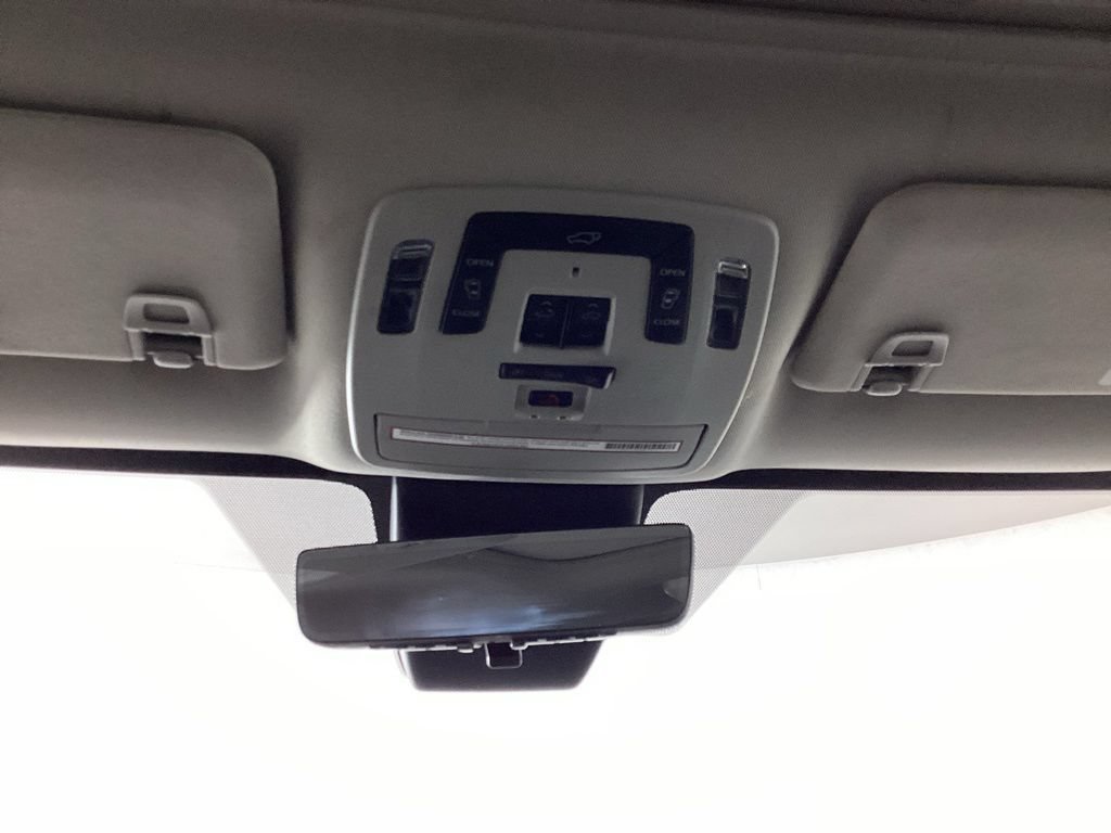 Used 2021 Toyota Sienna Limited FWD image 16