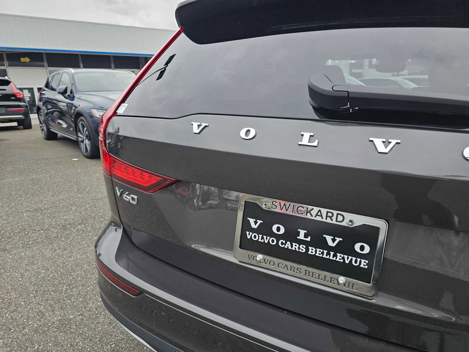 Certified 2025 Volvo V60 B5 Cross Country Plus AWD/4WD image 16
