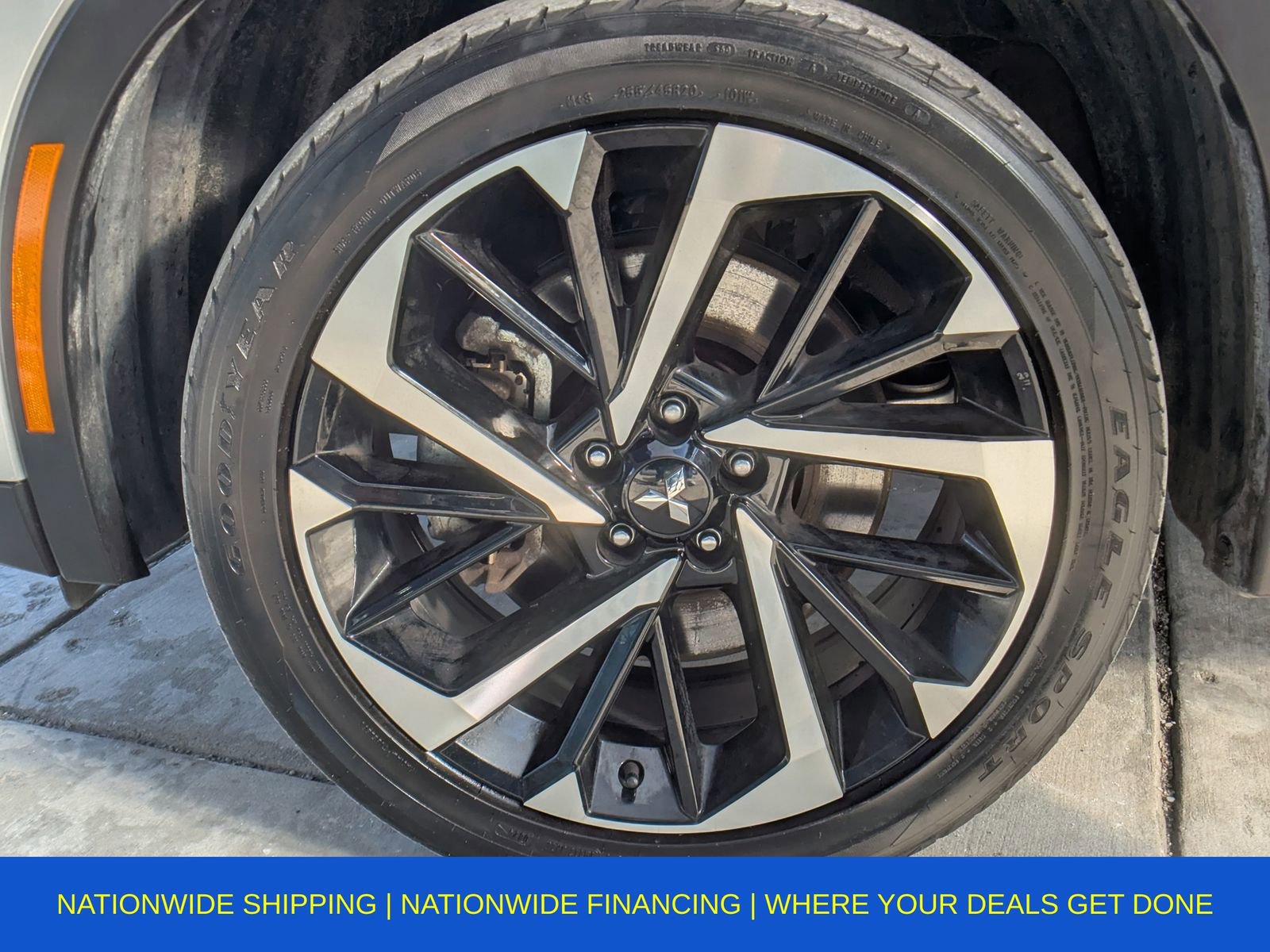 Used 2023 Mitsubishi Outlander SE image 36