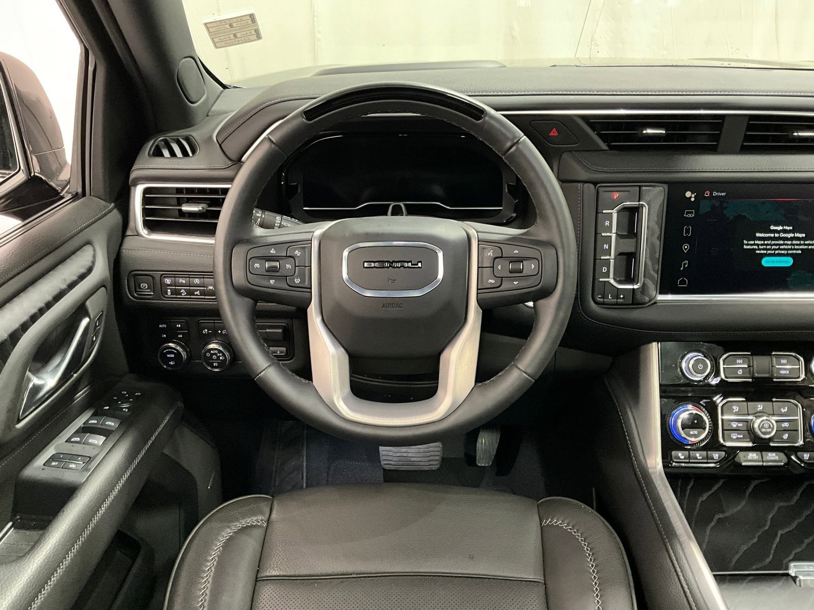 Used 2024 GMC Yukon XL Denali w/ Advanced Technology Package AWD/4WD image 7
