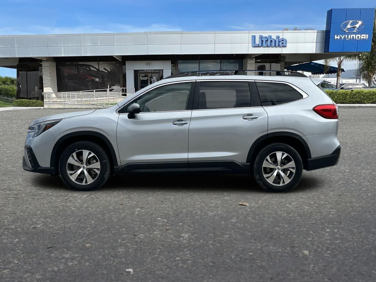 Used 2023 Subaru Ascent Premium w/ Convenience Package AWD/4WD image 6