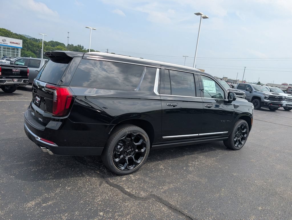 New 2026 GMC Yukon XL Denali w/ Denali Reserve Package AWD/4WD image 9