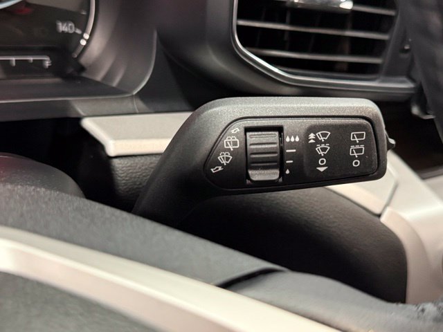 Used 2023 Ford Explorer XLT w/ Equipment Group 202A RWD image 15