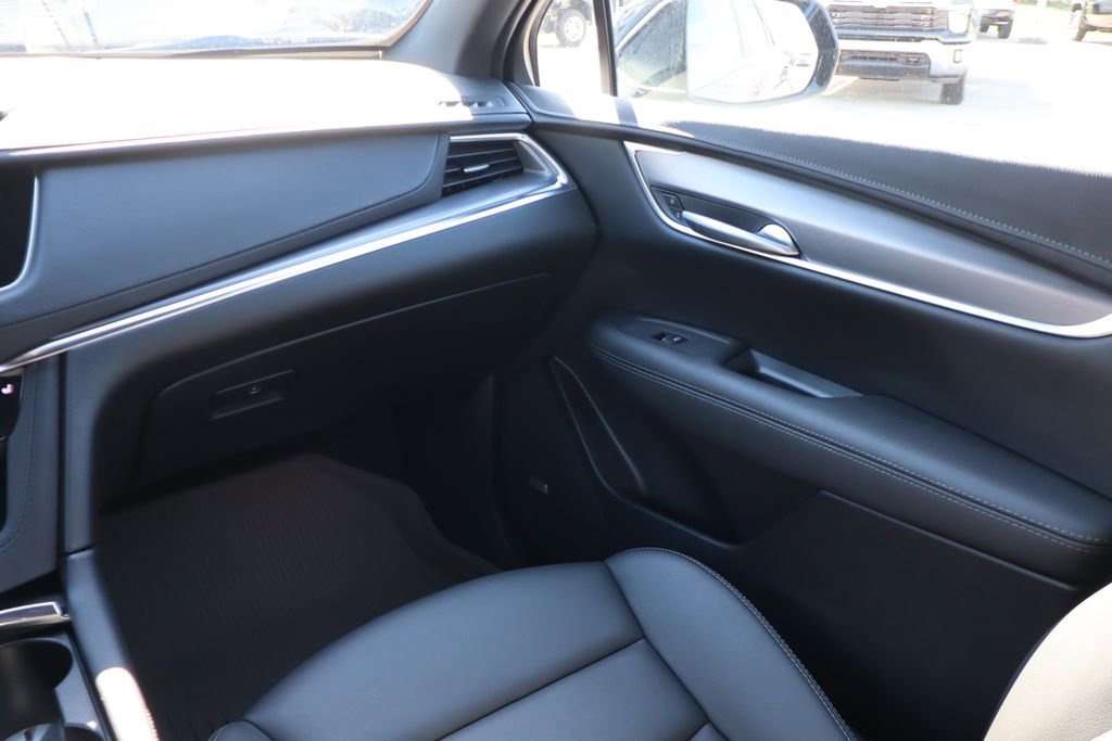 Used 2025 Cadillac XT5 Luxury AWD/4WD image 39