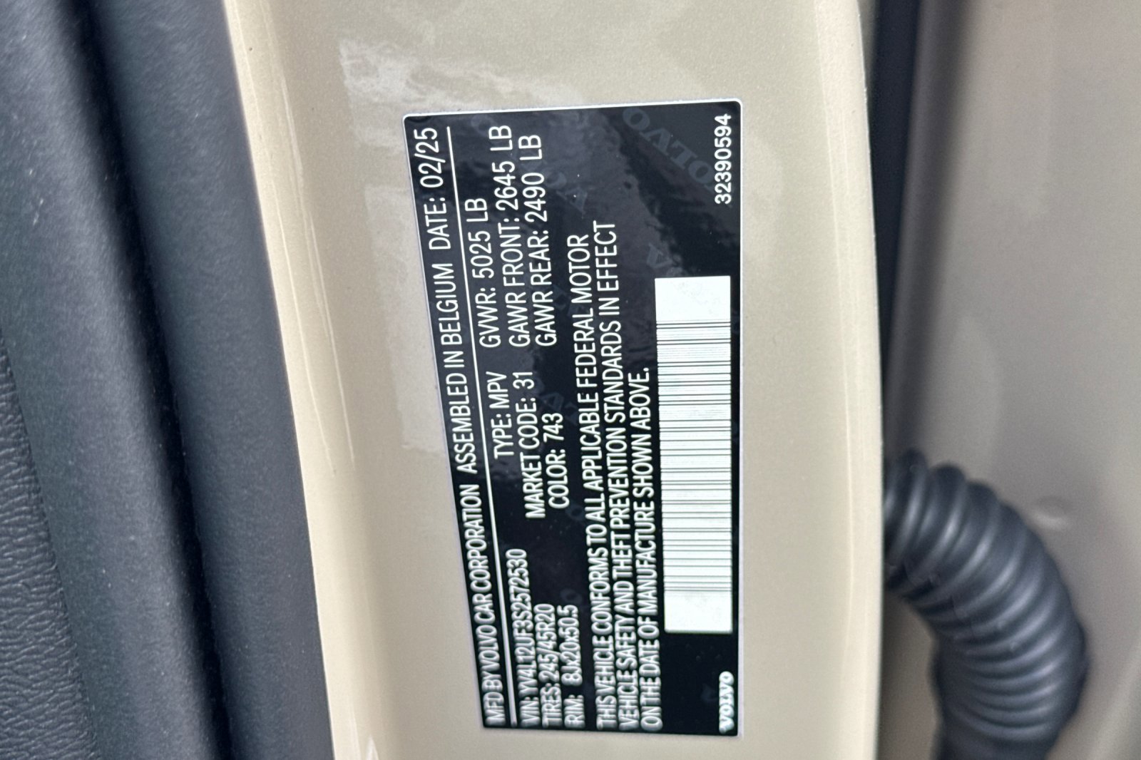 New 2025 Volvo XC40 B5 Ultra image 24