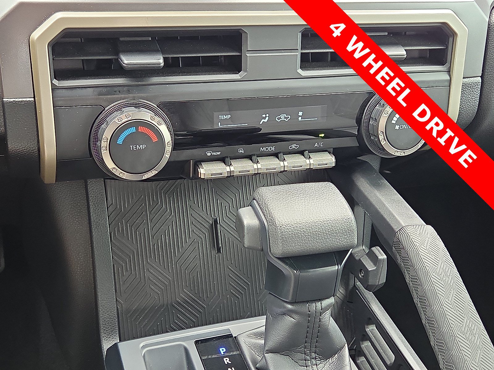 Used 2025 Toyota Tacoma SR5 AWD/4WD image 19