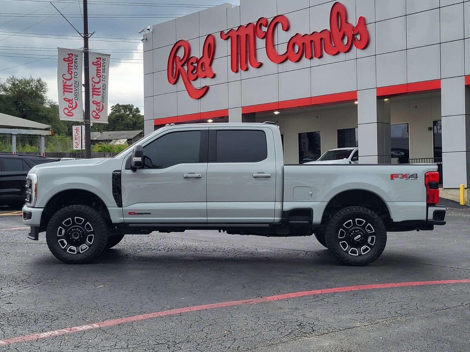 Certified 2025 Ford F350 Platinum w/ FX4 Off-Road Package AWD/4WD image 7